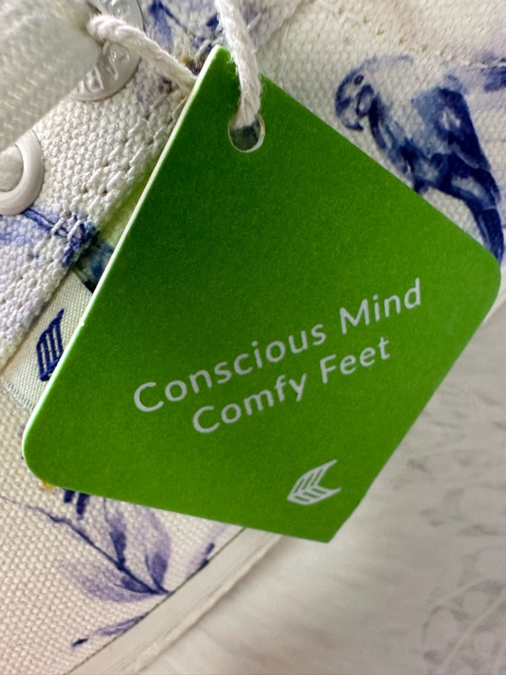 Cariuma IBI Low Parrot Print Sneakers – Unisex (Men’s 11.5 / Women’s 13) - Picture 11 of 16